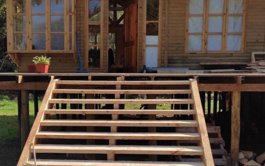 Terreno con casa  ubicada en Paredones