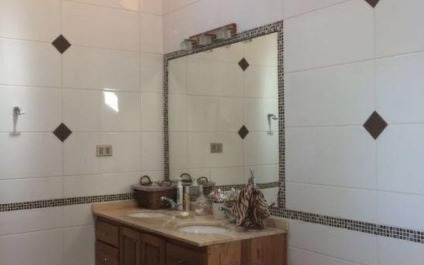 Parcela con casa colonial/ San Vicente