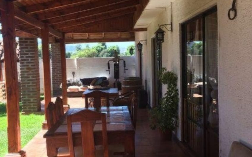 Parcela con casa colonial/ San Vicente