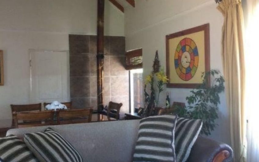 Parcela con casa colonial/ San Vicente