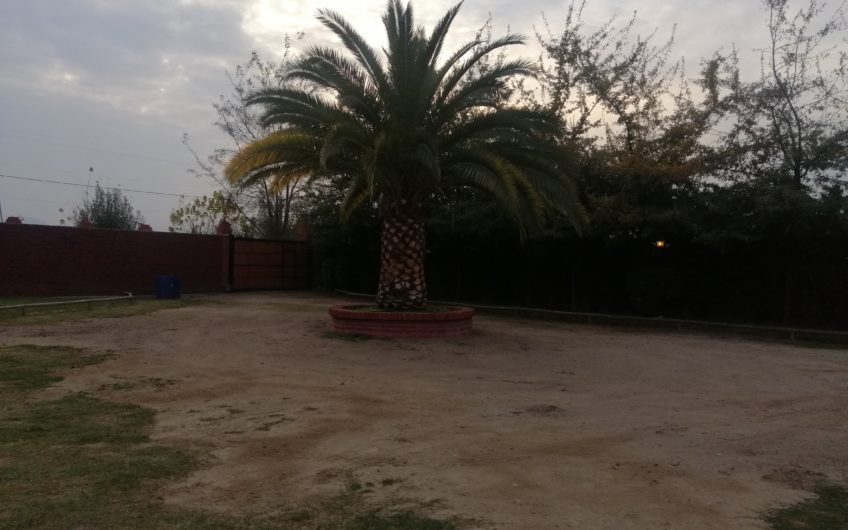 Gran parcela con casa Georgian en Olivar