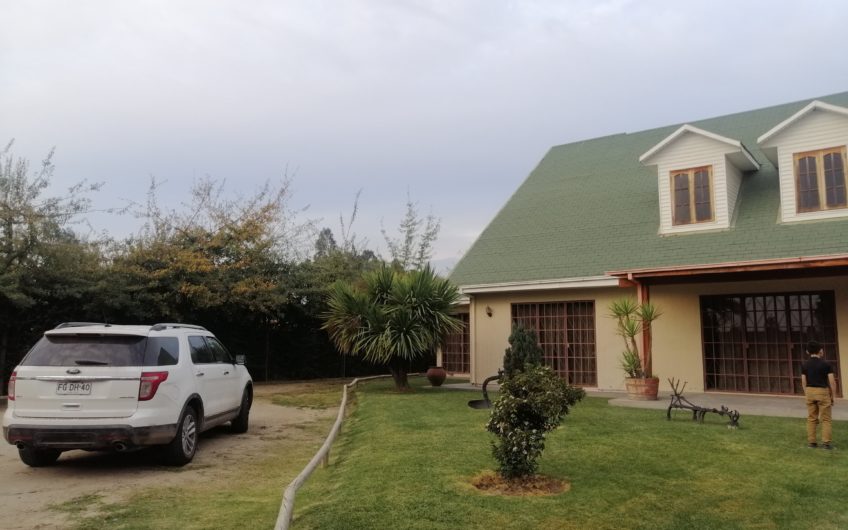 Gran parcela con casa Georgian en Olivar