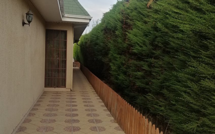 Gran parcela con casa Georgian en Olivar
