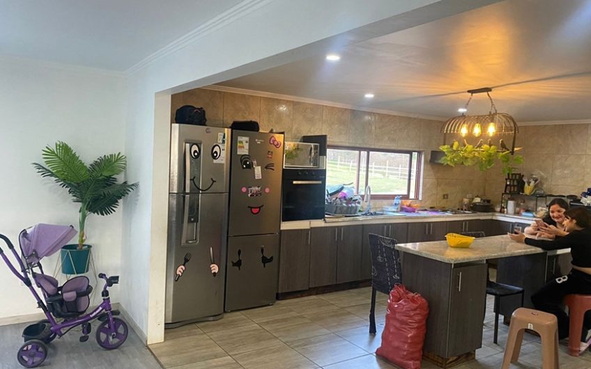 casa con Terreno en Curacaví